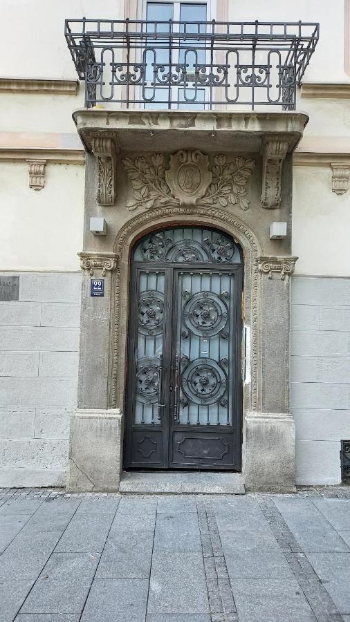 Fortress 1: Quiet, Lux 50m2 , In The Pedestrian Zone *