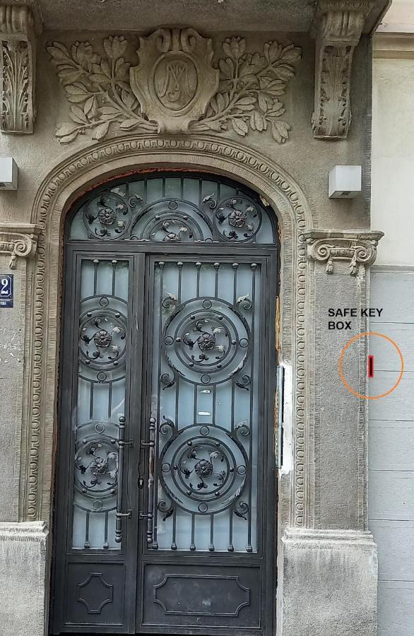 Fortress 1: Quiet, Lux 50m2 , In The Pedestrian Zone Belgrade